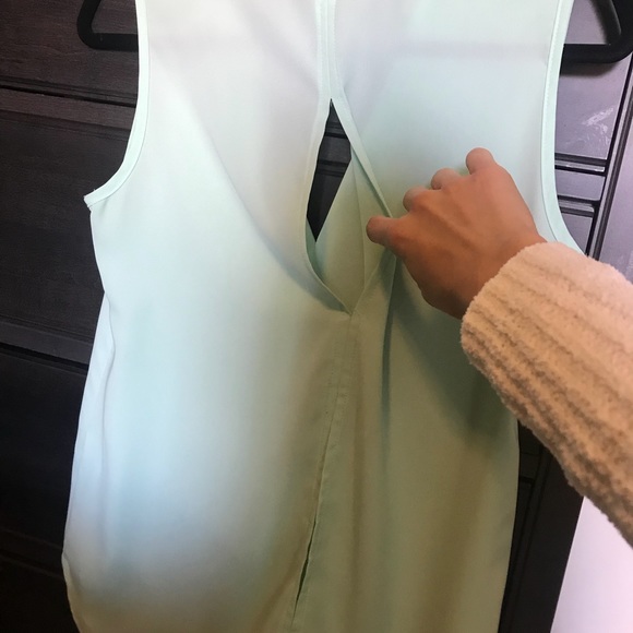 Mint green sleeveless top - Picture 3 of 4